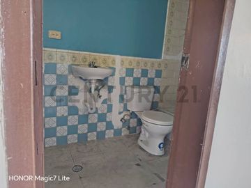 De Renta Departamento en Ferroviaria Baja