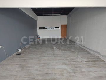 Renta de Local Comercial en Plaza Pabellón Las Torres, Boulevard Las Torres