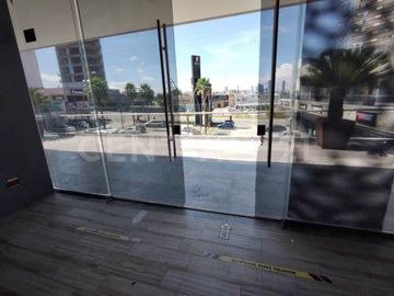 Renta de Local Comercial en Plaza Pabellón Las Torres, Boulevard Las Torres