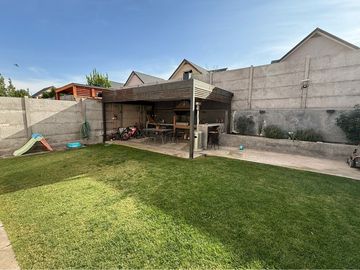SE VENDE  CASA EN CONDOMINIO