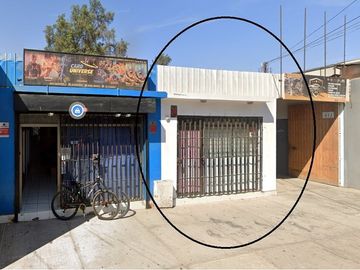 local comercial a dos cuadras de la plaza