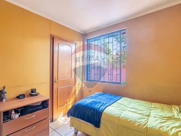 Casa 334 Mts2 en Villa Macul, Metro Quilín