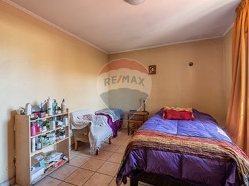 Casa 334 Mts2 en Villa Macul, Metro Quilín