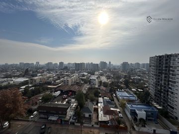 Fernandez Albano 161, La Cisterna; Metro El Parrón
