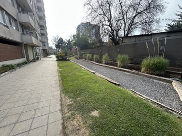 Fernandez Albano 161, La Cisterna; Metro El Parrón