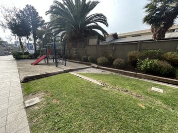 Fernandez Albano 161, La Cisterna; Metro El Parrón
