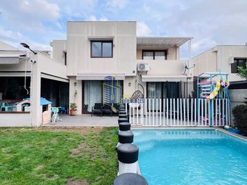 CALLE EL EMBALSE CON CONSISTORIAL