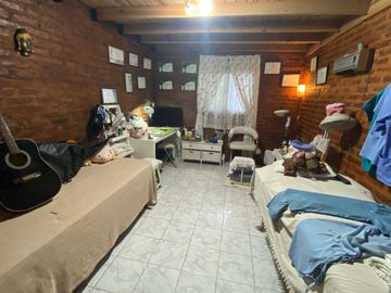 Dos quintas en un lote - VENTA - Inversion- Multifamiliar- 20 de Junio