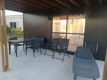 Casa de 4 ambientes en Alquiler Anual en Medal Country Club, Pilar. GBA Norte