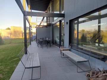 Casa de 4 ambientes en Alquiler Anual en Medal Country Club, Pilar. GBA Norte