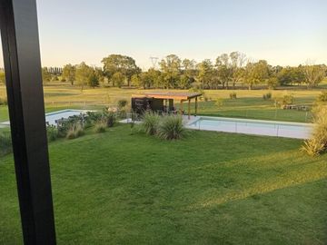 Casa de 4 ambientes en Alquiler Anual en Medal Country Club, Pilar. GBA Norte