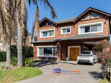 Casa en venta en Country Banco Provincia 100