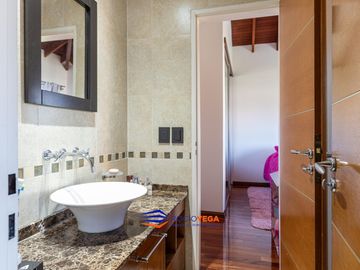 Casa en venta en Country Banco Provincia 100