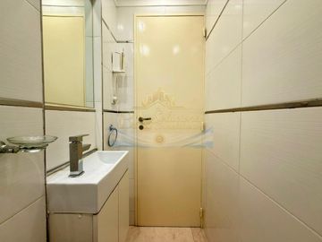 Venta Departamento 3 ambientes con Balcon al frente, Lavadero y Toilette en Recoleta