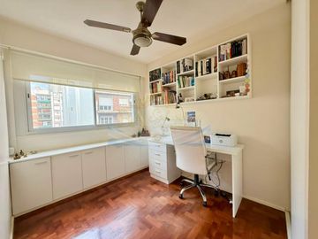 Venta Departamento 3 ambientes con Balcon al frente, Lavadero y Toilette en Recoleta