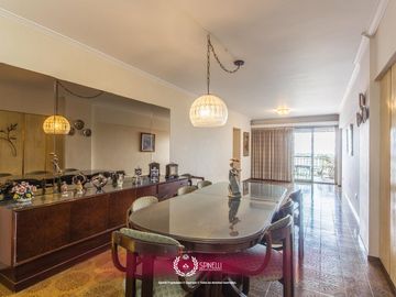 Venta departamento 4 ambientes   dependencia 110M² balcón al frente en Flores cochera fija cubierta