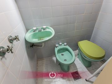 Venta departamento 4 ambientes   dependencia 110M² balcón al frente en Flores cochera fija cubierta