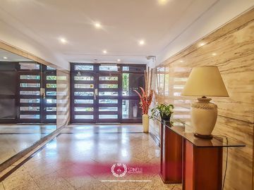 Venta departamento 4 ambientes   dependencia 110M² balcón al frente en Flores cochera fija cubierta