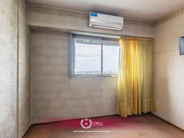Venta departamento 4 ambientes   dependencia 110M² balcón al frente en Flores cochera fija cubierta