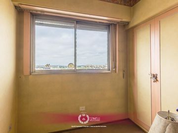 Venta departamento 4 ambientes   dependencia 110M² balcón al frente en Flores cochera fija cubierta
