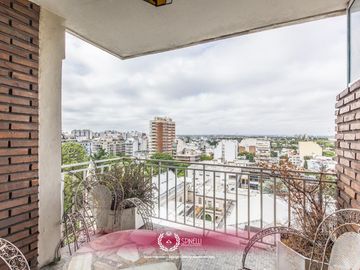 Venta departamento 4 ambientes   dependencia 110M² balcón al frente en Flores cochera fija cubierta