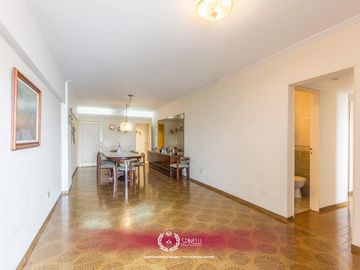 Venta departamento 4 ambientes   dependencia 110M² balcón al frente en Flores cochera fija cubierta