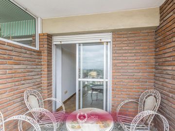 Venta departamento 4 ambientes   dependencia 110M² balcón al frente en Flores cochera fija cubierta