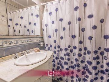 Venta departamento 4 ambientes   dependencia 110M² balcón al frente en Flores cochera fija cubierta