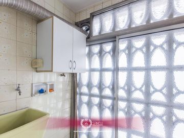 Venta departamento 4 ambientes   dependencia 110M² balcón al frente en Flores cochera fija cubierta