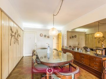Venta departamento 4 ambientes   dependencia 110M² balcón al frente en Flores cochera fija cubierta