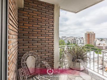 Venta departamento 4 ambientes   dependencia 110M² balcón al frente en Flores cochera fija cubierta