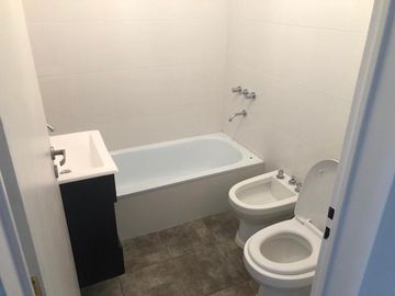 Departamento loft 3 amb con cochera en venta en Castelar N