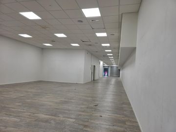 Local en Flores - 560 m2