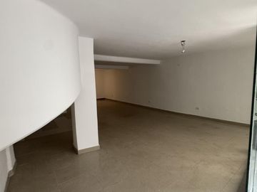 unico y exclusivo local  - inmejorable estado - baño - deposito - inmejorable