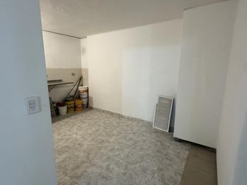 unico y exclusivo local  - inmejorable estado - baño - deposito - inmejorable