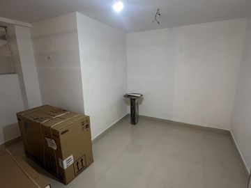 unico y exclusivo local  - inmejorable estado - baño - deposito - inmejorable