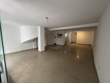 unico y exclusivo local  - inmejorable estado - baño - deposito - inmejorable