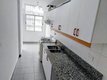 Divino 3 Ambientes al frente - Balcón - Lavadero - Piso Alto - Cochera - Amenities - Seguridad 24hs