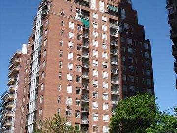 Divino 3 Ambientes al frente - Balcón - Lavadero - Piso Alto - Cochera - Amenities - Seguridad 24hs
