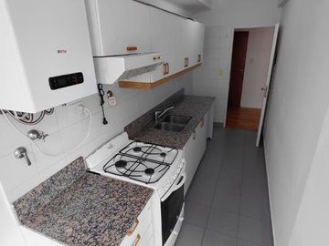 Divino 3 Ambientes al frente - Balcón - Lavadero - Piso Alto - Cochera - Amenities - Seguridad 24hs