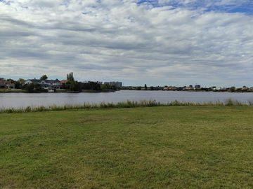 LOTE EXCLUSIVO AL AGUA EN LA ISLA – NORDELTA