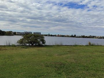 LOTE EXCLUSIVO AL AGUA EN LA ISLA – NORDELTA