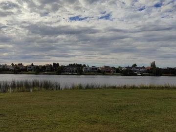 LOTE EXCLUSIVO AL AGUA EN LA ISLA – NORDELTA