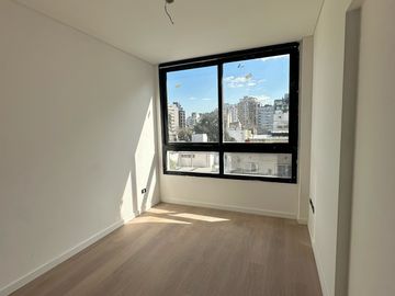 VENTA 4AMB CON DOS BAÑOS Y TOILETTE. BALCON AL FRENTE Y AMENITIES.