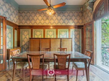 Venta casa 8 ambientes patios 5 baños terraza garage 314M² sobre terreno USAA de 127M² San Cristóbal