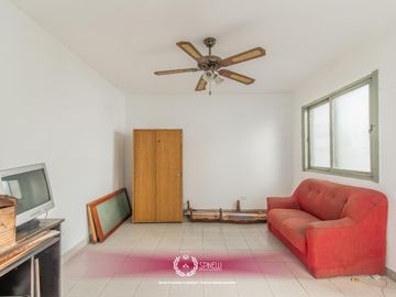 Venta casa 8 ambientes patios 5 baños terraza garage 314M² sobre terreno USAA de 127M² San Cristóbal