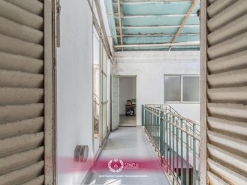 Venta casa 8 ambientes patios 5 baños terraza garage 314M² sobre terreno USAA de 127M² San Cristóbal