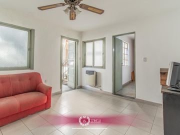 Venta casa 8 ambientes patios 5 baños terraza garage 314M² sobre terreno USAA de 127M² San Cristóbal