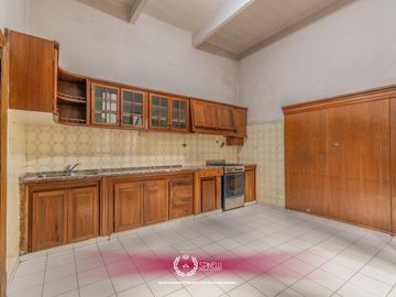 Venta casa 8 ambientes patios 5 baños terraza garage 314M² sobre terreno USAA de 127M² San Cristóbal