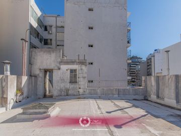 Venta casa 8 ambientes patios 5 baños terraza garage 314M² sobre terreno USAA de 127M² San Cristóbal